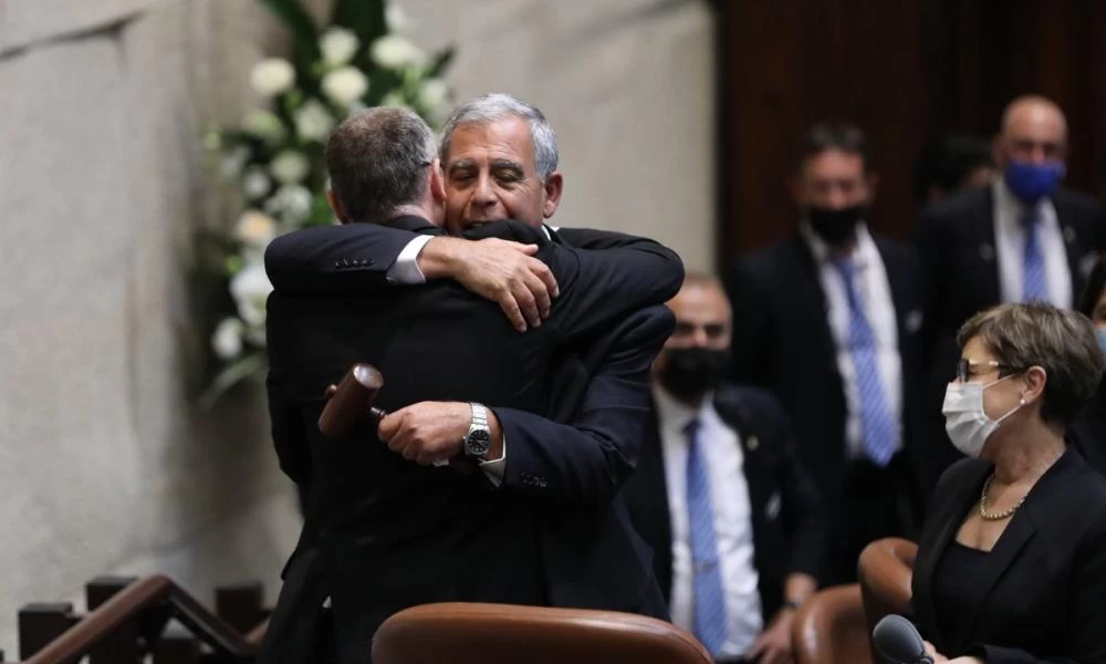 Ισραήλ: Κυβέρνηση 8 κομμάτων και το μέλλον διαγράφεται αβέβαιο